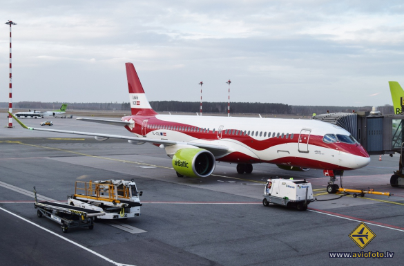 Airbus A220-300